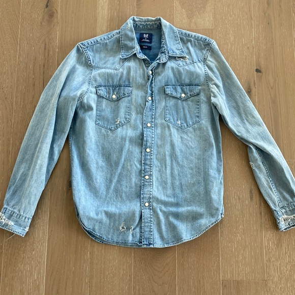 Vintage distressed Gap denim shirt medium - Picture 1 of 4